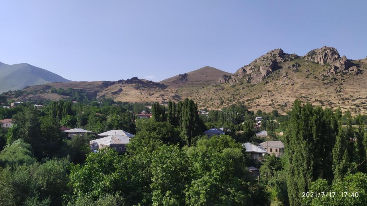 Verishen Guest House B&B Горис Екстериор снимка