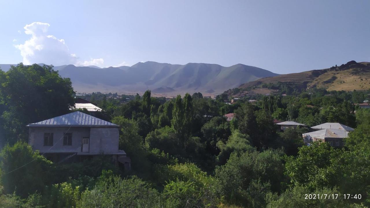 Verishen Guest House B&B Горис Екстериор снимка