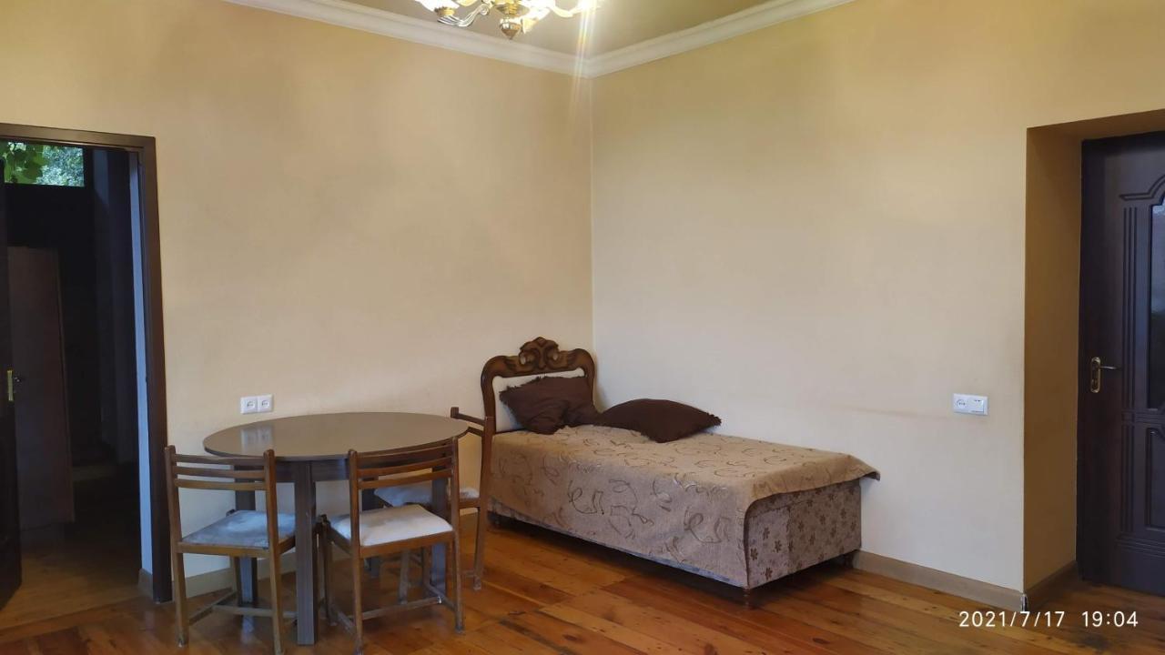 Verishen Guest House B&B Горис Екстериор снимка