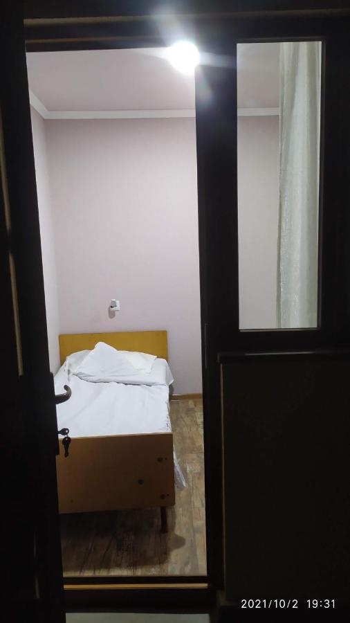 Verishen Guest House B&B Горис Екстериор снимка