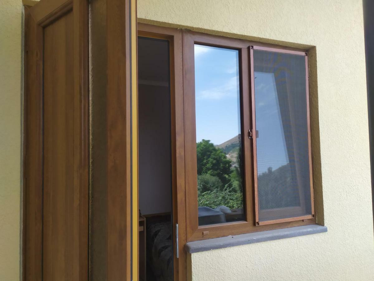 Verishen Guest House B&B Горис Екстериор снимка