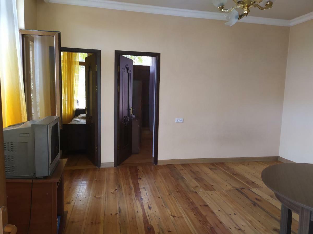 Verishen Guest House B&B Горис Екстериор снимка